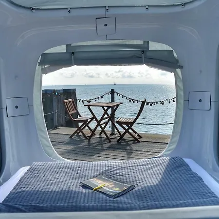Sleeperoo: Strandbrucke - #117258 Vakantiehuis *